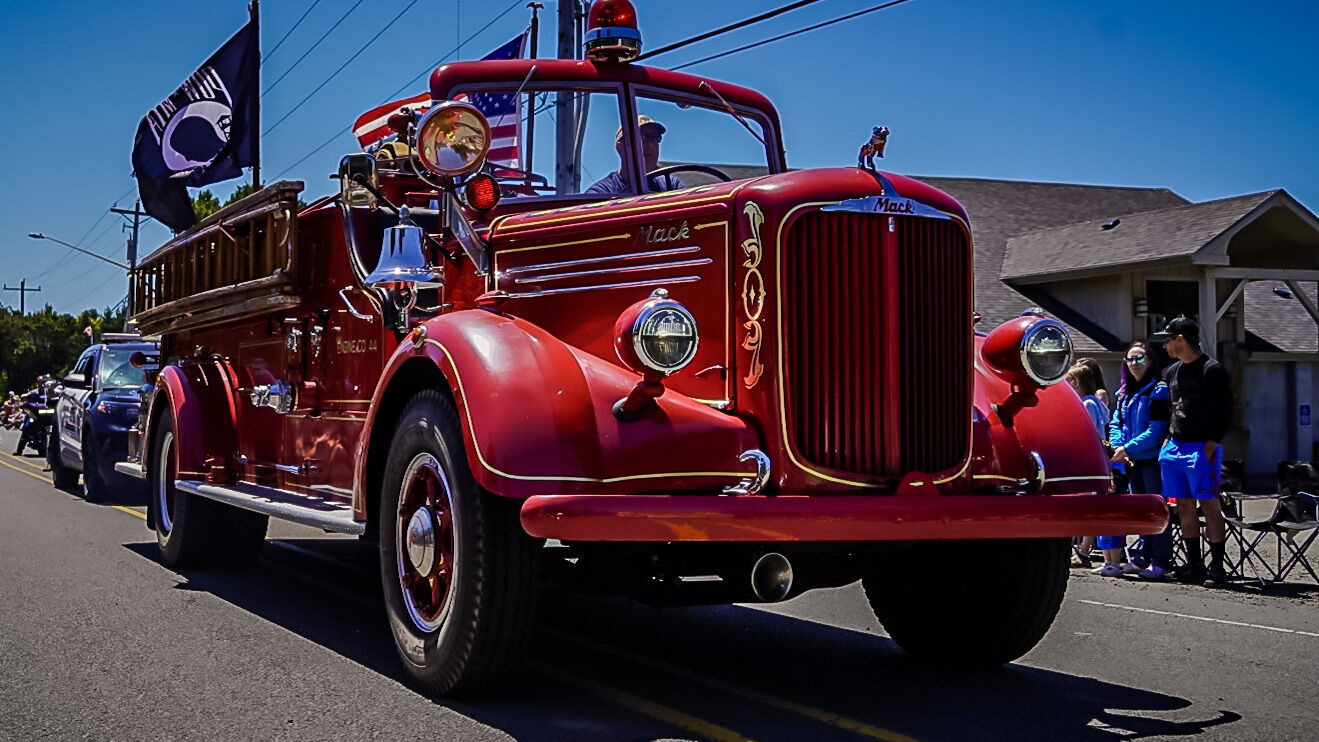 Parade gallery thumbnail 18